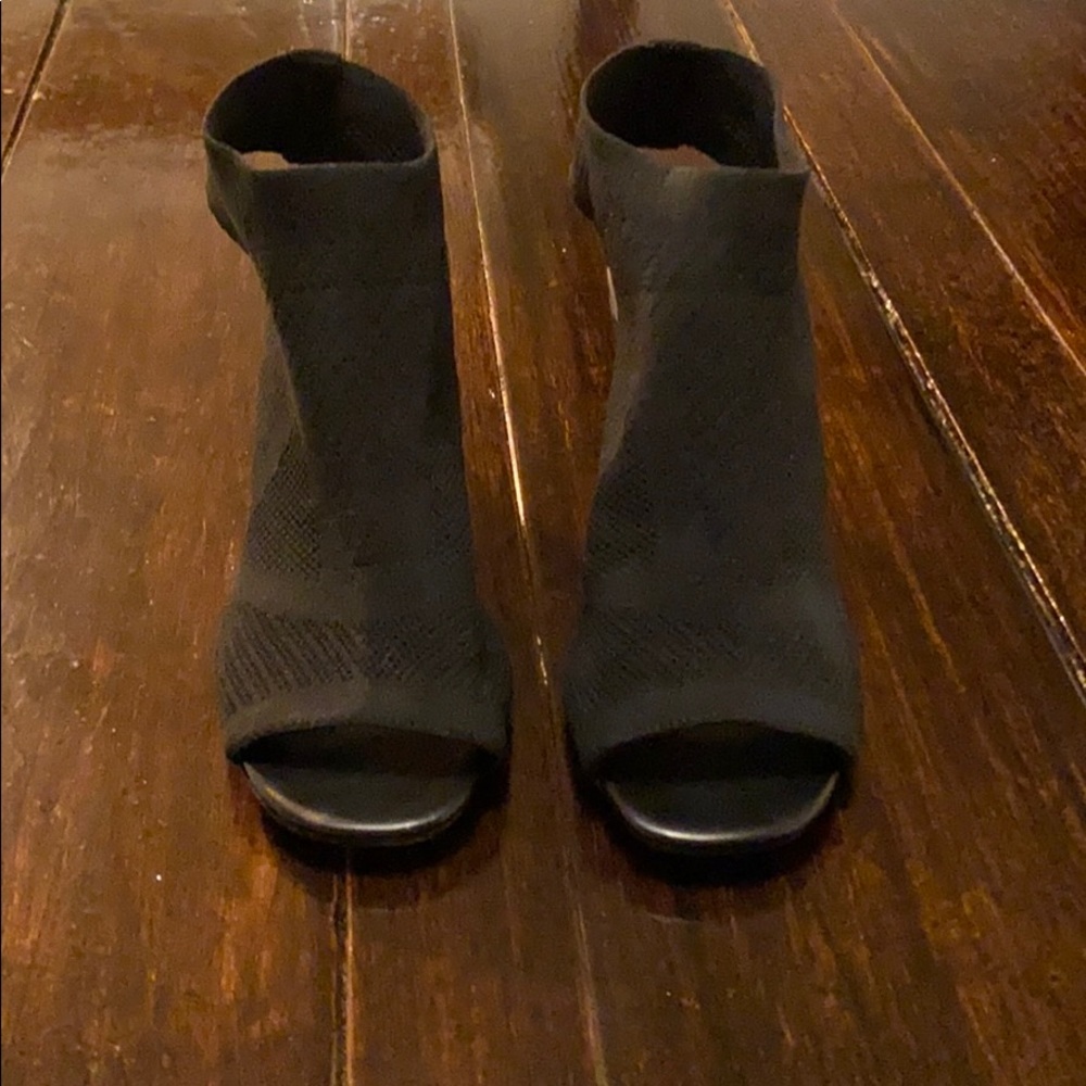 Open toe heels - Picture 2 of 6